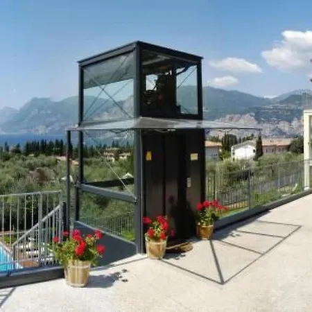 Zwei-zimmer-wohnung Mit Teilweisem Seeblick By Interhome شقة *