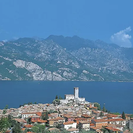 Apartamento Zwei-zimmer-wohnung Mit Teilweisem Seeblick By Interhome Malcesine