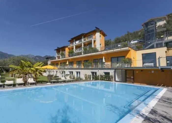 Zwei-zimmer-wohnung Mit Teilweisem Seeblick By Interhome Appartement