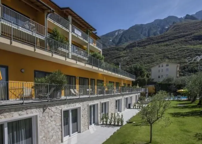 Zwei-zimmer-wohnung Mit Teilweisem Seeblick By Interhome Appartement Malcesine